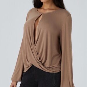 Halara NWT brown crossover cut out top, small